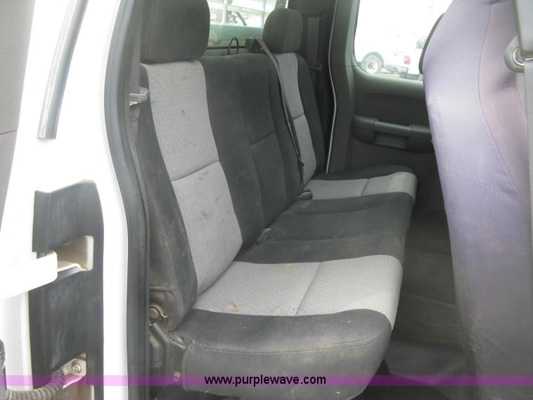 image for item K2992 2007 Chevrolet Silverado 2500 HD pickup truck