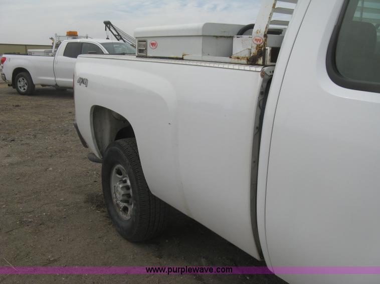 image for item K2992 2007 Chevrolet Silverado 2500 HD pickup truck