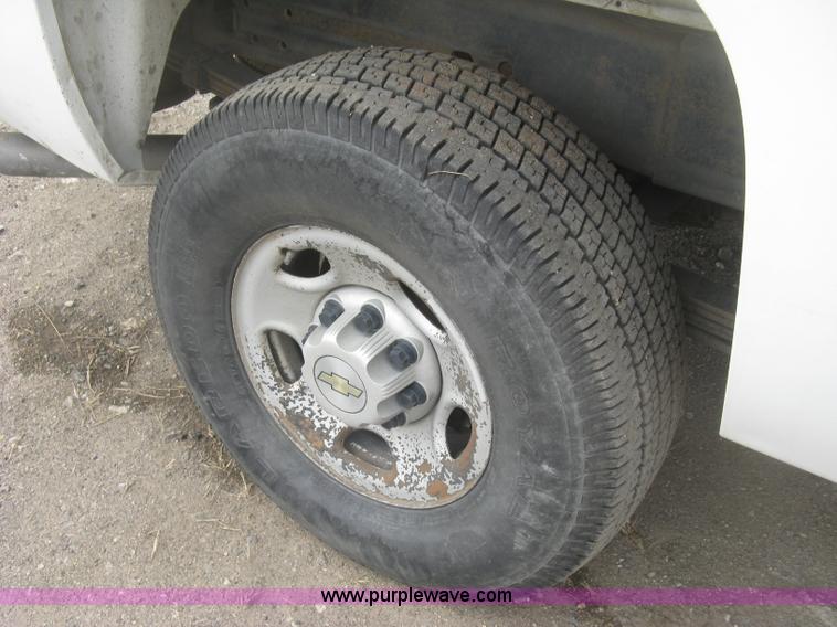 image for item K2992 2007 Chevrolet Silverado 2500 HD pickup truck