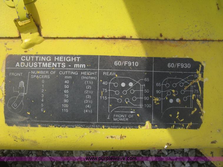 image for item K2993 John Deere F915 riding lawn mower