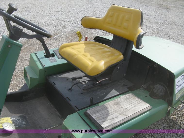 image for item K2993 John Deere F915 riding lawn mower