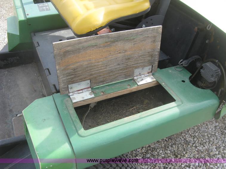 image for item K2993 John Deere F915 riding lawn mower