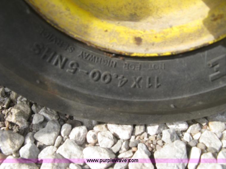 image for item K2993 John Deere F915 riding lawn mower