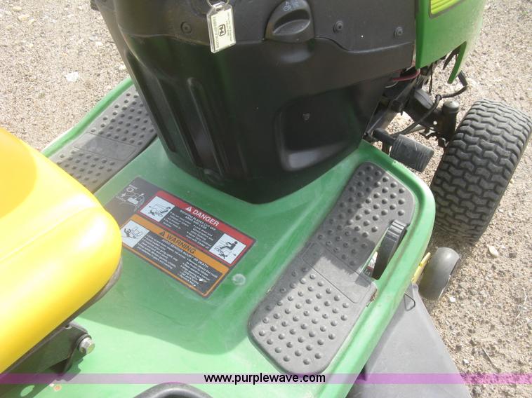 image for item K2994 2005 John Deere L118 riding lawn mower
