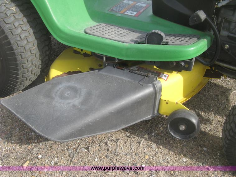 image for item K2994 2005 John Deere L118 riding lawn mower