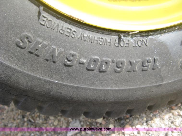 image for item K2994 2005 John Deere L118 riding lawn mower