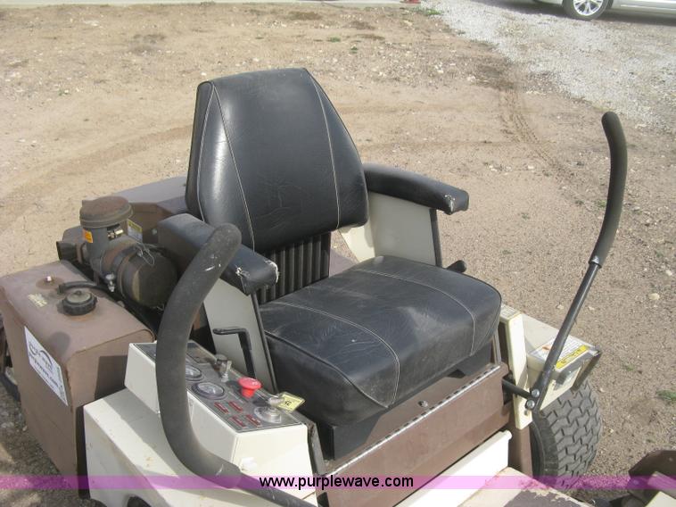 image for item K2995 1994 Grasshopper 725 riding lawn mower