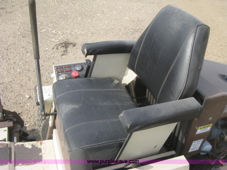 image for item K2995 1994 Grasshopper 725 riding lawn mower