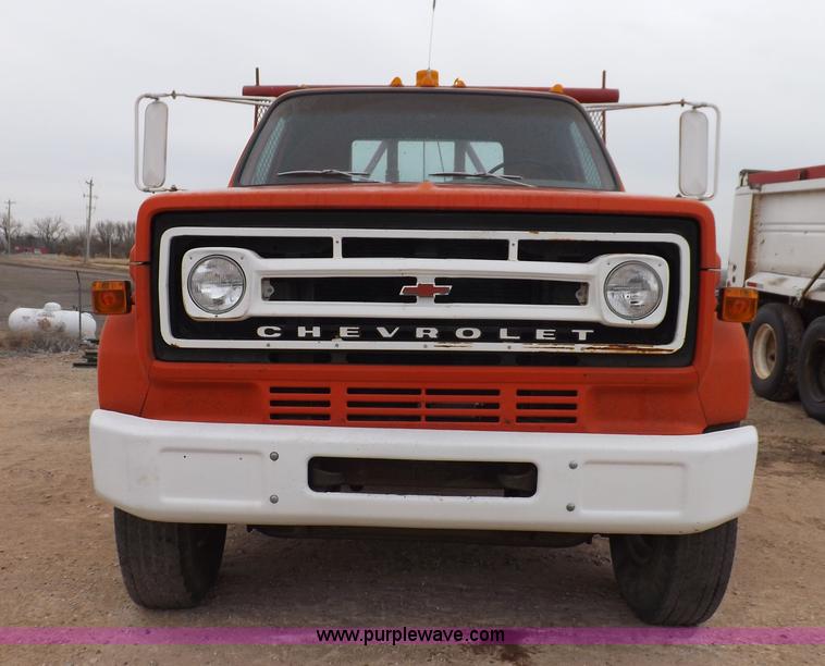 image for item K3761 1975 Chevrolet C65 gin pole truck