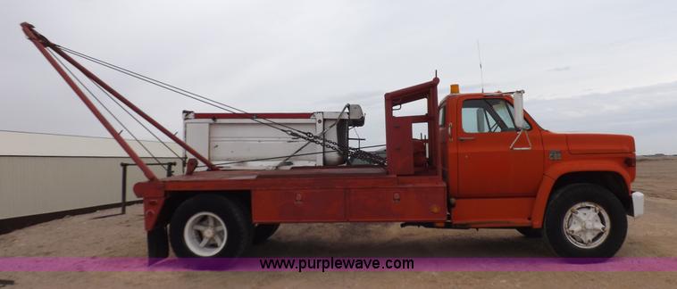 image for item K3761 1975 Chevrolet C65 gin pole truck