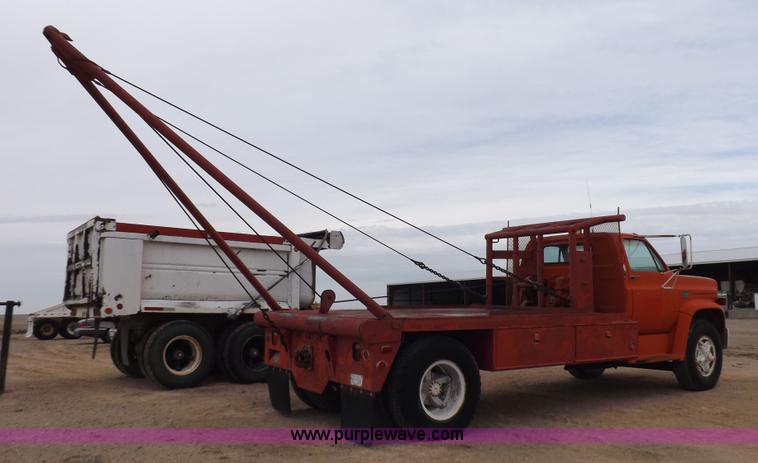 image for item K3761 1975 Chevrolet C65 gin pole truck