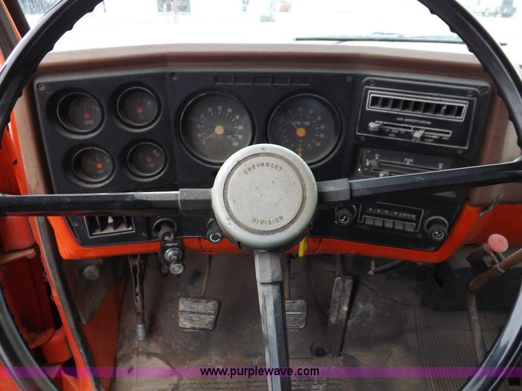 image for item K3761 1975 Chevrolet C65 gin pole truck