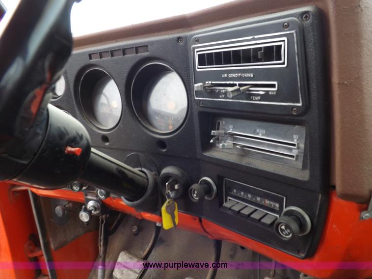image for item K3761 1975 Chevrolet C65 gin pole truck