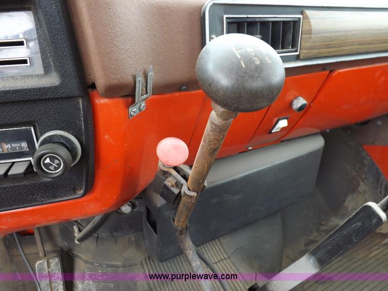 image for item K3761 1975 Chevrolet C65 gin pole truck