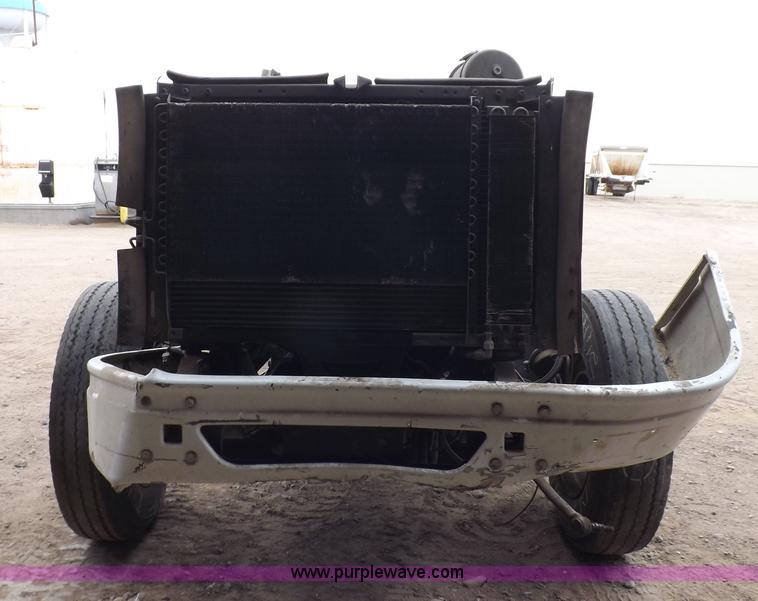 image for item K3762 2002 International 9100i truck chassis