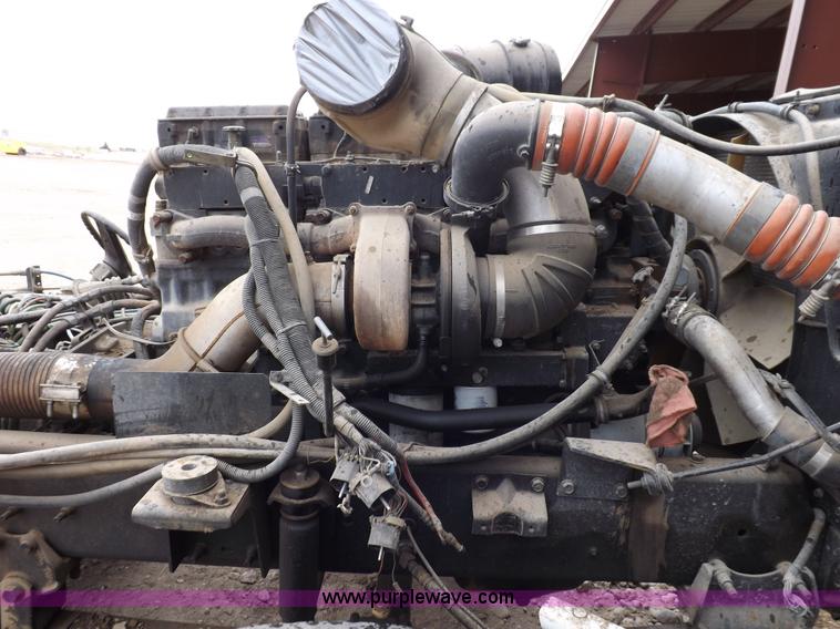 image for item K3762 2002 International 9100i truck chassis