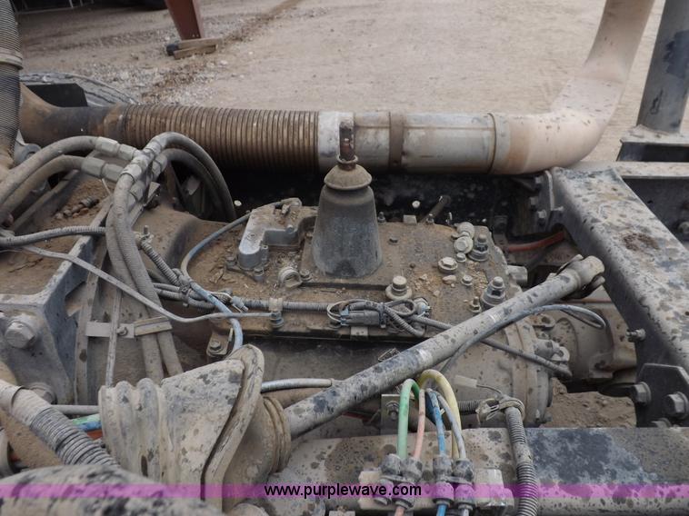 image for item K3762 2002 International 9100i truck chassis