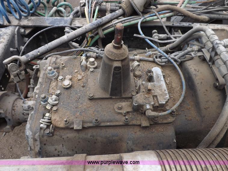 image for item K3762 2002 International 9100i truck chassis