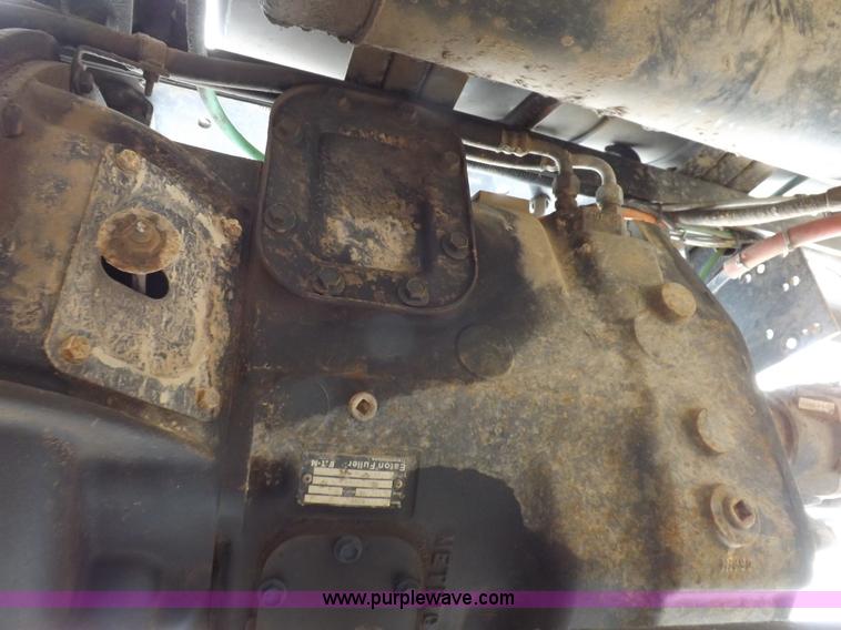 image for item K3762 2002 International 9100i truck chassis