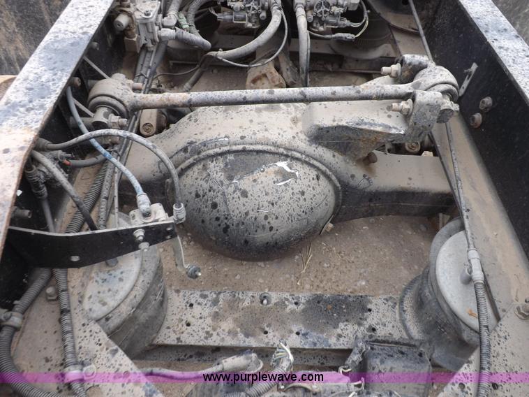 image for item K3762 2002 International 9100i truck chassis