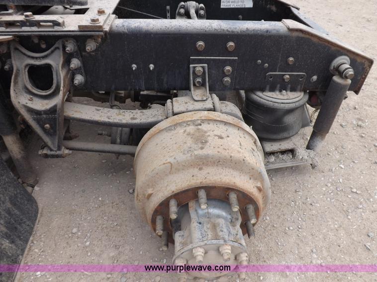 image for item K3762 2002 International 9100i truck chassis