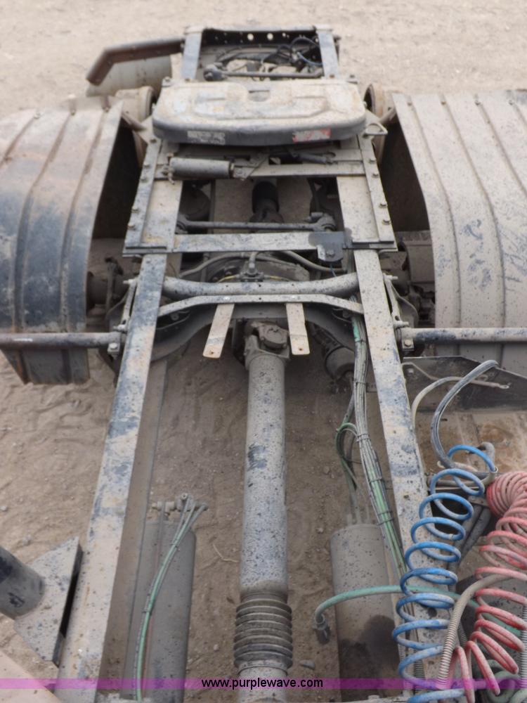 image for item K3762 2002 International 9100i truck chassis