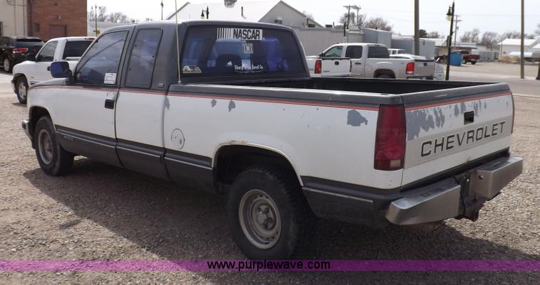 image for item K3766 1992 Chevrolet Silverado 1500 Ext. Cab pickup truck
