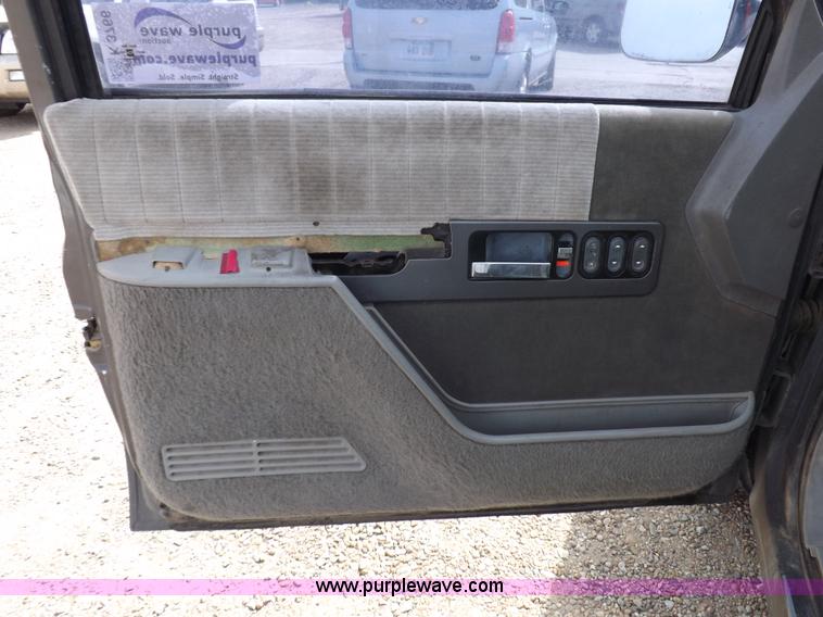 image for item K3766 1992 Chevrolet Silverado 1500 Ext. Cab pickup truck