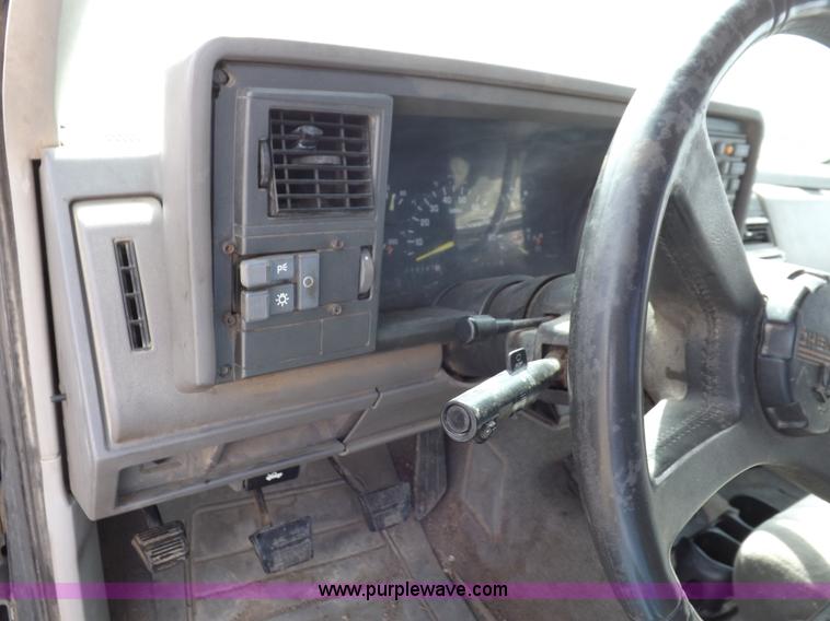 image for item K3766 1992 Chevrolet Silverado 1500 Ext. Cab pickup truck