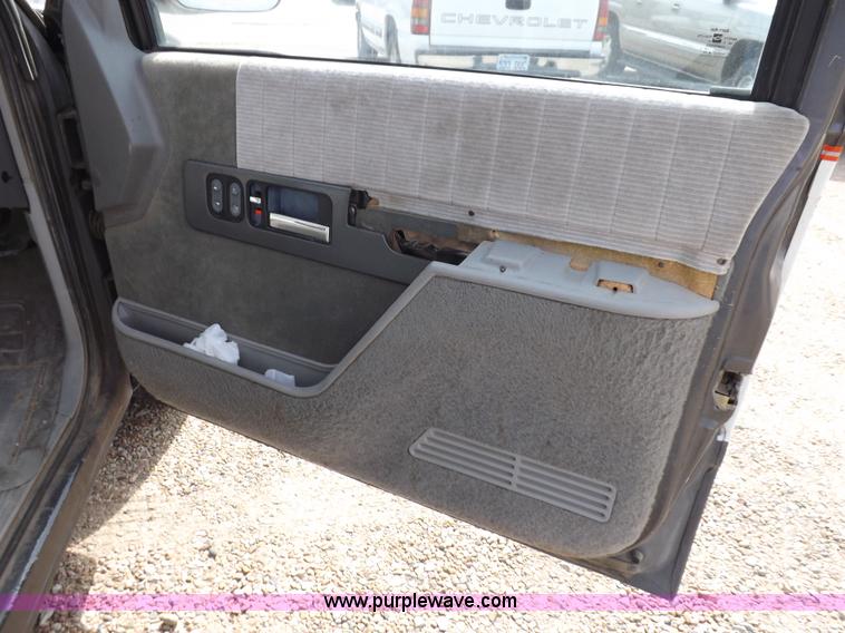 image for item K3766 1992 Chevrolet Silverado 1500 Ext. Cab pickup truck