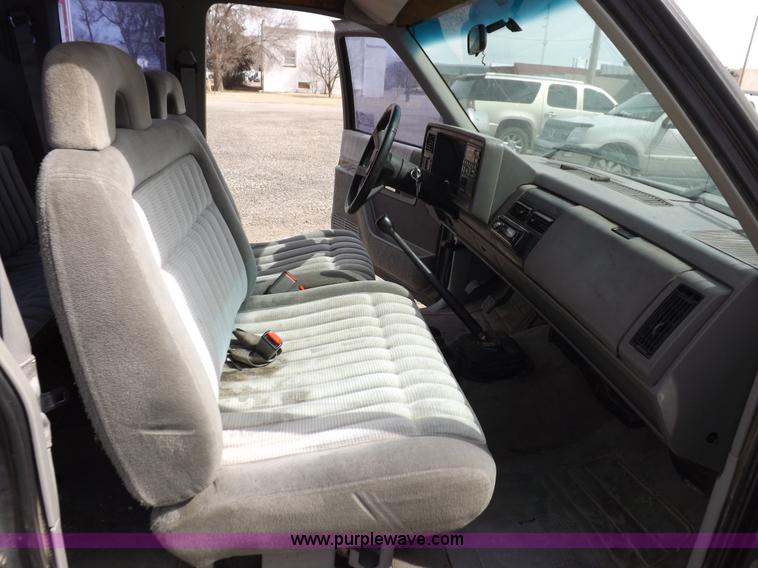 image for item K3766 1992 Chevrolet Silverado 1500 Ext. Cab pickup truck