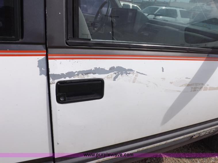 image for item K3766 1992 Chevrolet Silverado 1500 Ext. Cab pickup truck