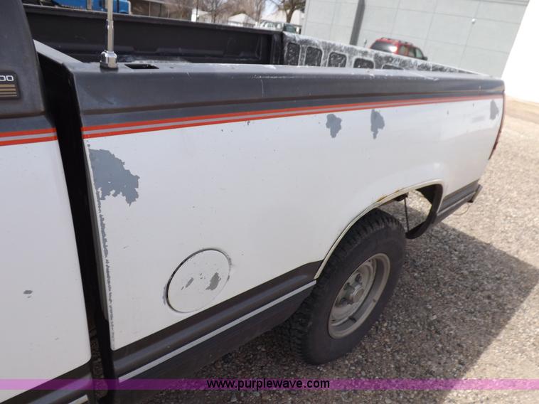 image for item K3766 1992 Chevrolet Silverado 1500 Ext. Cab pickup truck