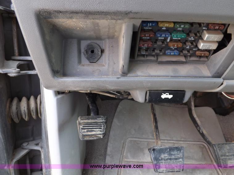 image for item K3766 1992 Chevrolet Silverado 1500 Ext. Cab pickup truck