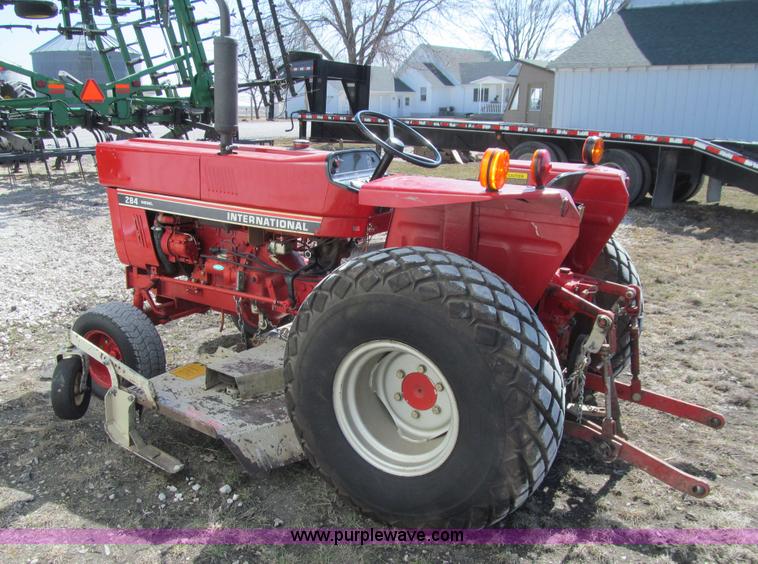image for item K5520 1983 International 284 tractor