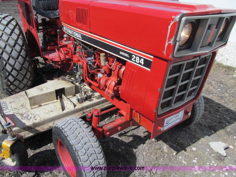 image for item K5520 1983 International 284 tractor