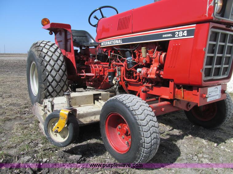 image for item K5520 1983 International 284 tractor