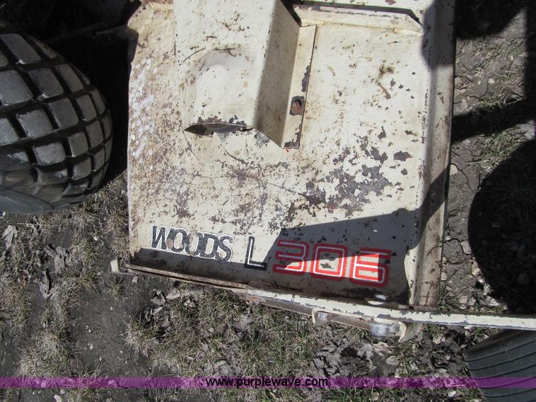 image for item K5520 1983 International 284 tractor