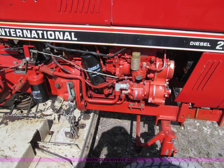 image for item K5520 1983 International 284 tractor