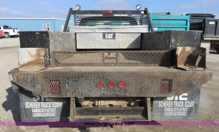 image for item K7026 2000 Ford F350 Super Duty flatbed pickup truck