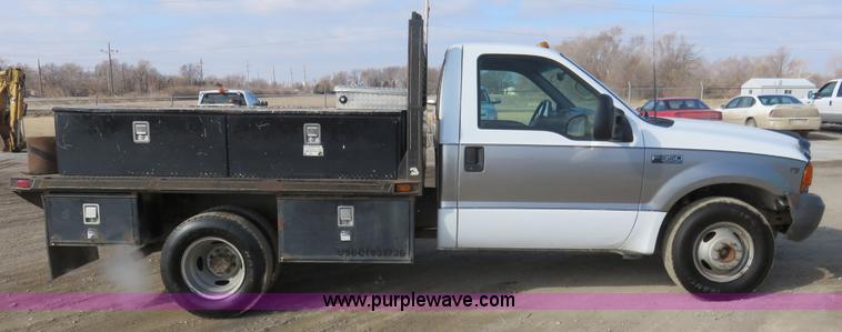 image for item K7026 2000 Ford F350 Super Duty flatbed pickup truck