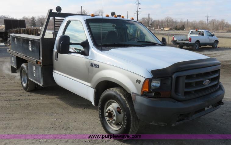 image for item K7026 2000 Ford F350 Super Duty flatbed pickup truck