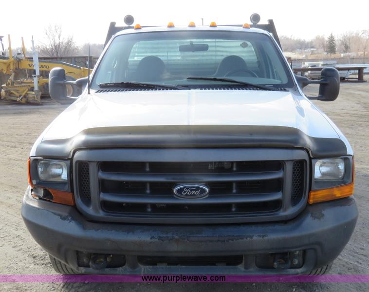 image for item K7026 2000 Ford F350 Super Duty flatbed pickup truck