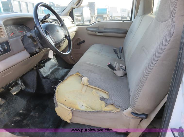 image for item K7026 2000 Ford F350 Super Duty flatbed pickup truck