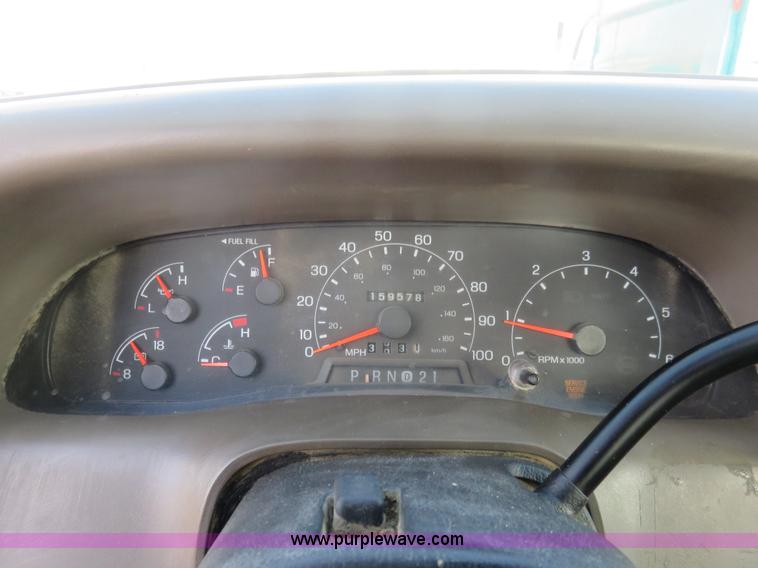 image for item K7026 2000 Ford F350 Super Duty flatbed pickup truck