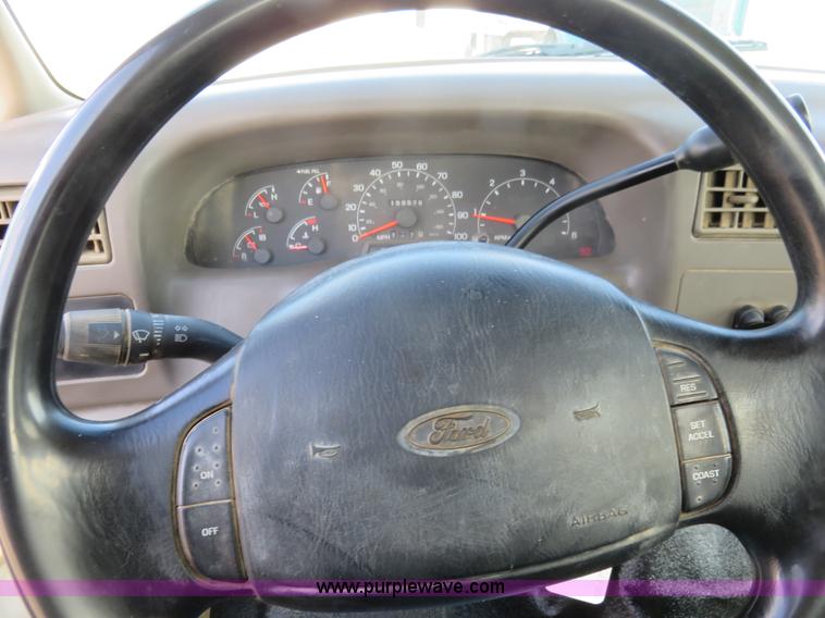 image for item K7026 2000 Ford F350 Super Duty flatbed pickup truck