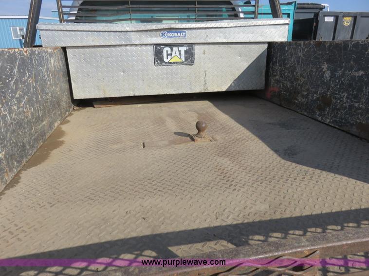 image for item K7026 2000 Ford F350 Super Duty flatbed pickup truck