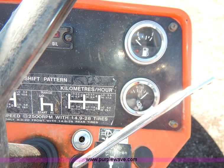 image for item K7323 1985 Allis Chalmers 6140 tractor