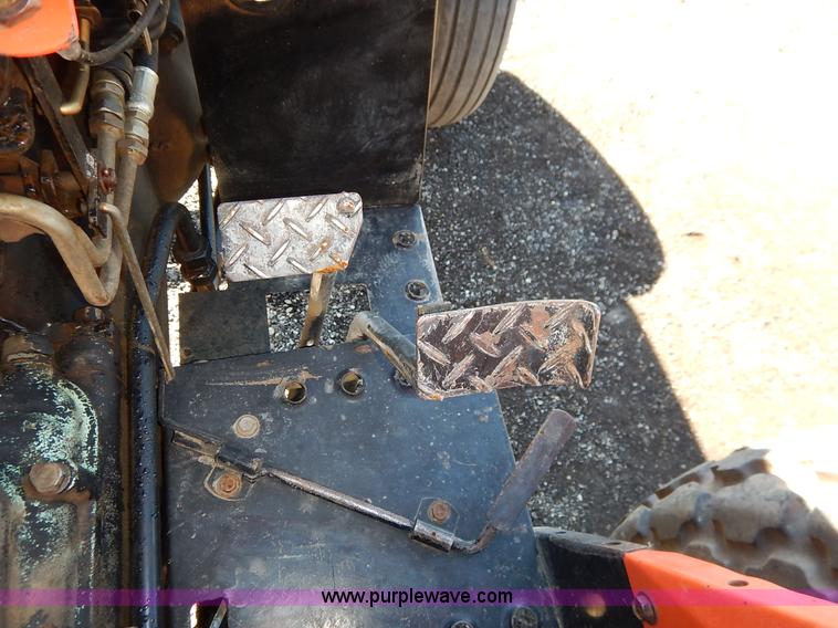 image for item K7323 1985 Allis Chalmers 6140 tractor