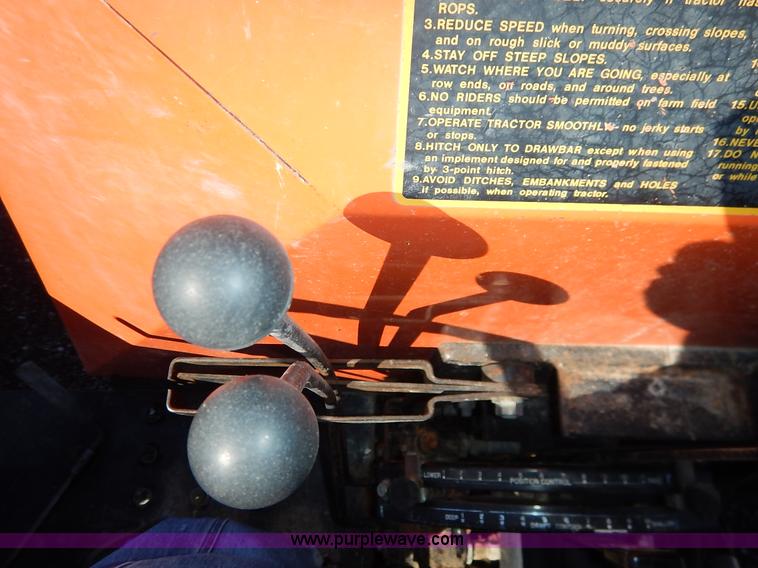 image for item K7323 1985 Allis Chalmers 6140 tractor